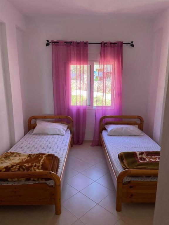 L.T. Noar'S Apartment Sarandë Esterno foto
